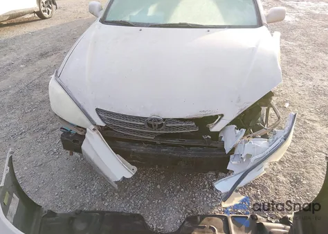 2004 Toyota Camry Le z USA, uszkodzony, nr VIN 4T1BE32K34U821758